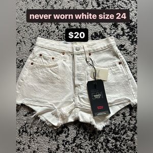 Levi’s 501 white shorts size 24